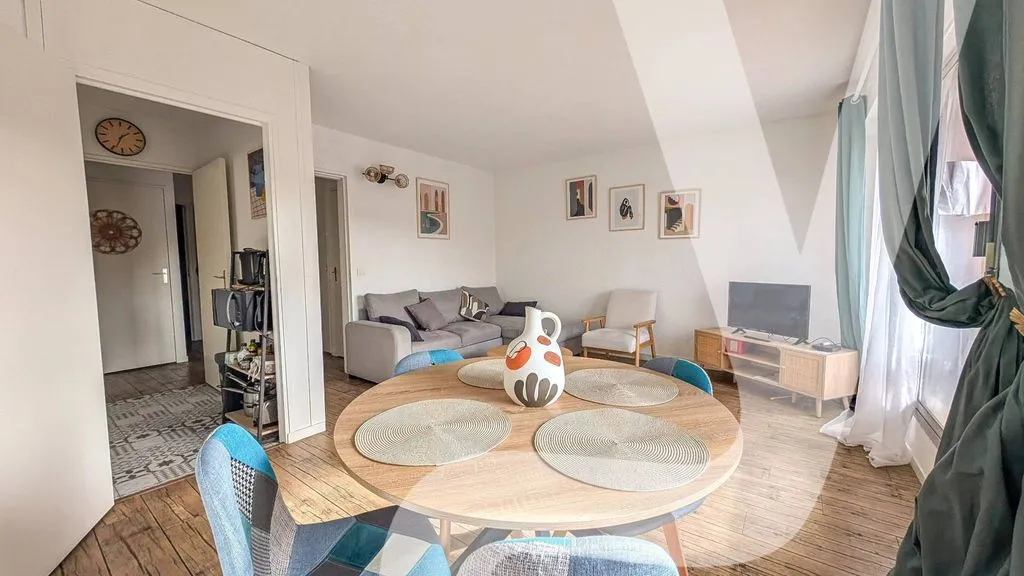 Salle à manger - Appartement T3 avec balcon en centre-ville d'Arcachon