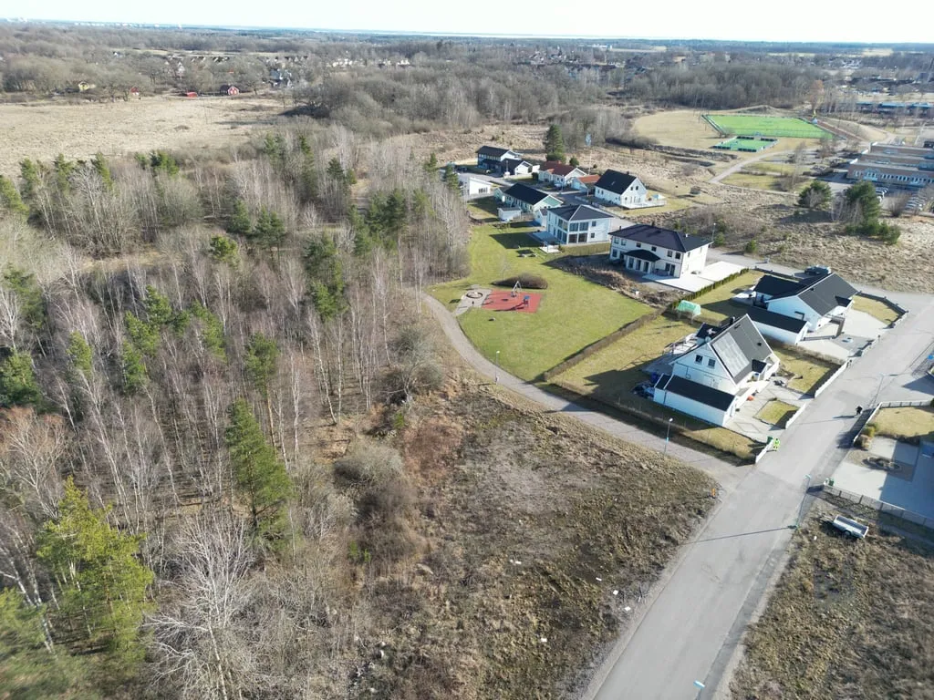 Õhuvaade - New Build Plot in Child-Friendly Smedby