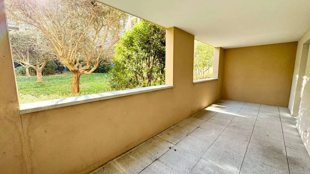 Terrasse - Appartement avec Terrasse et Parking à Aix-la-Duranne