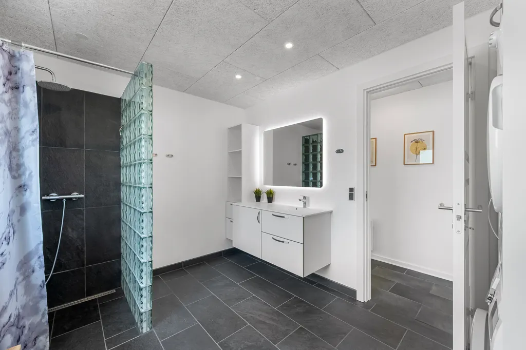 Salles de bain - Cottage with Garden in Skjern