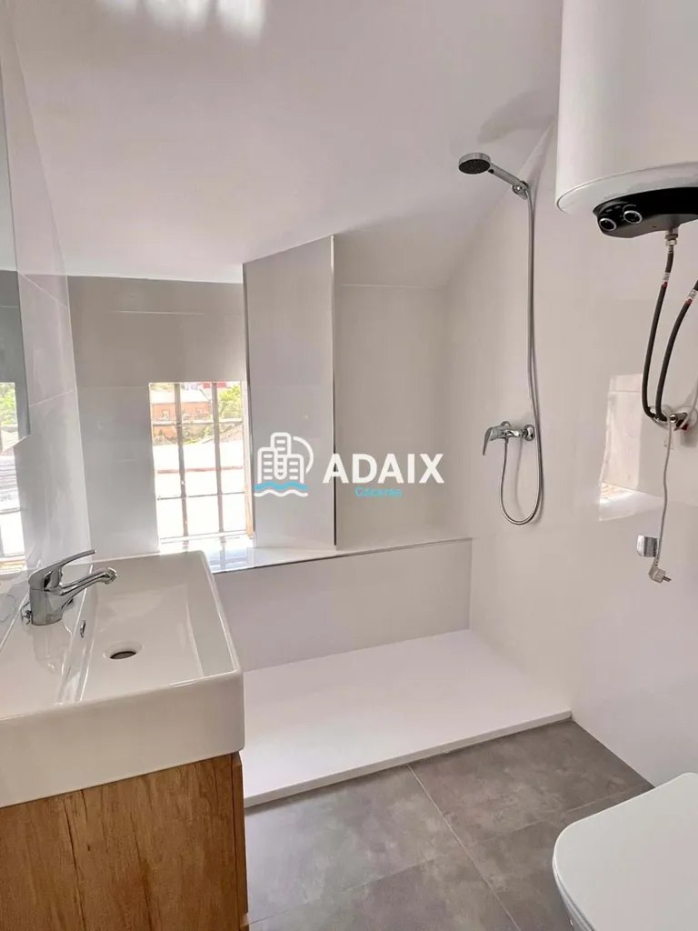 Salles de bain - Modern Apartment with Terrace in Cáceres