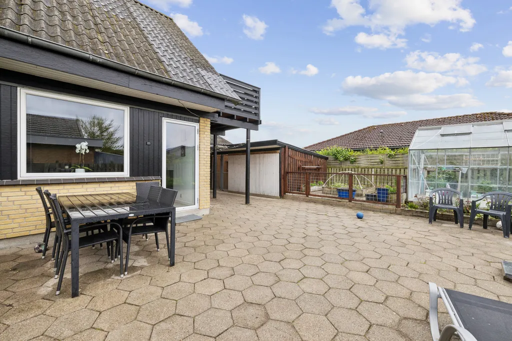 Terrasse - Villa with Terrace in Rosilde, Nyborg
