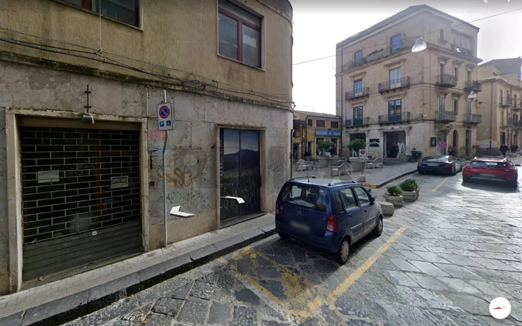 Välivaade - Commercial Property with Three Floors in Enna Alta