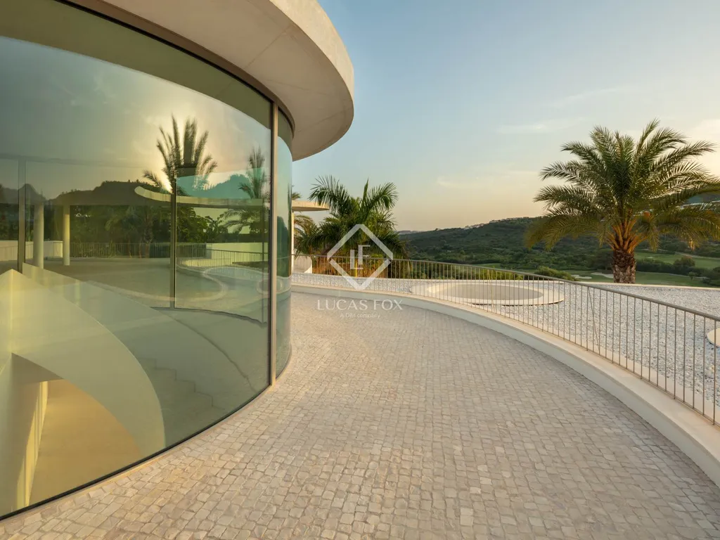 Terrazza - Contemporary Villa with Pool in Estepona