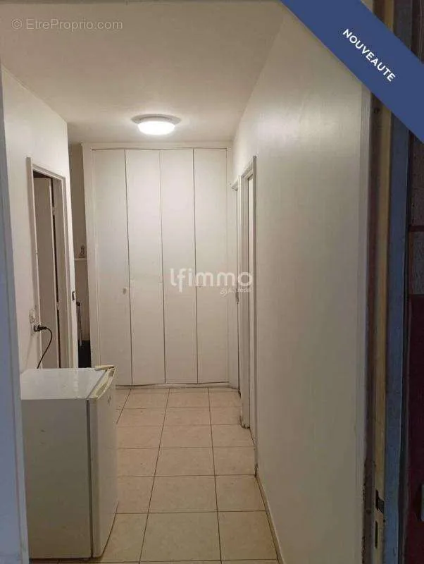 Entrée - Appartement à Rénover avec Balcon à Grigny