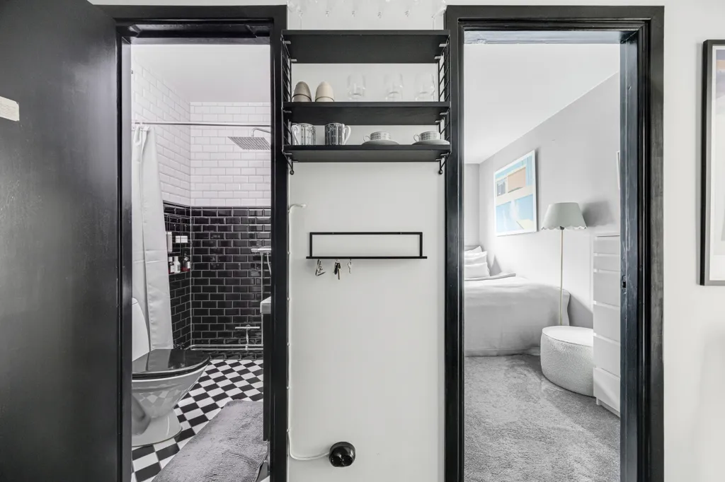Bathrooms - Stylish Two-Bedroom with Garden Balcony in Brf Pukan