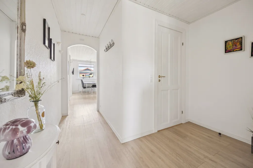 Hallway - Functional Villa with South-West Terrace in Åbyen