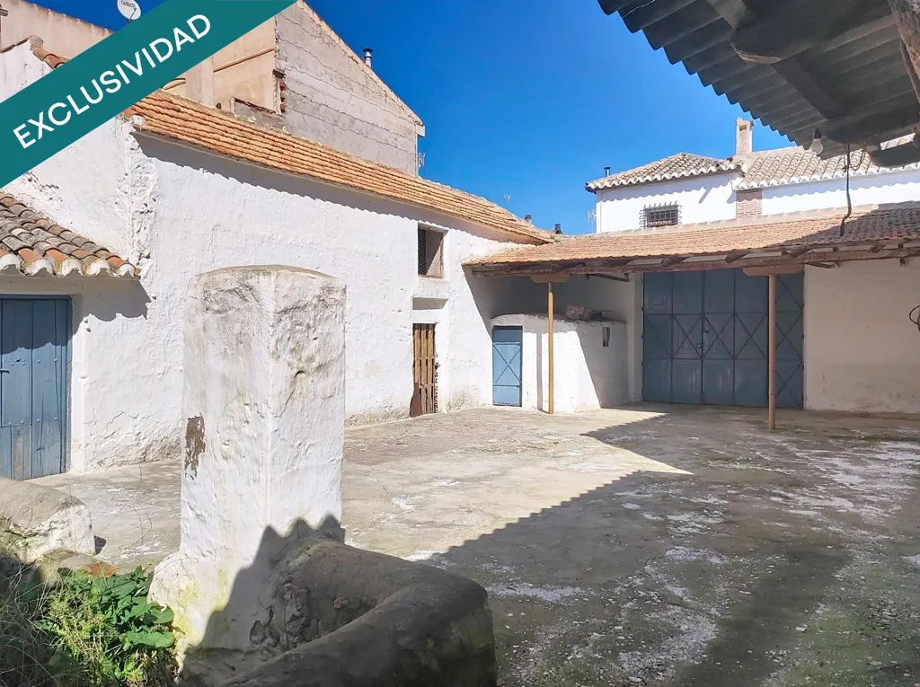 Aed - Detached House with Large Plot in Almagro