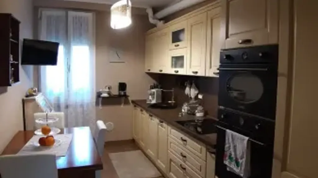Cucina - Rearranged Apartment with Balcony in Guastalla