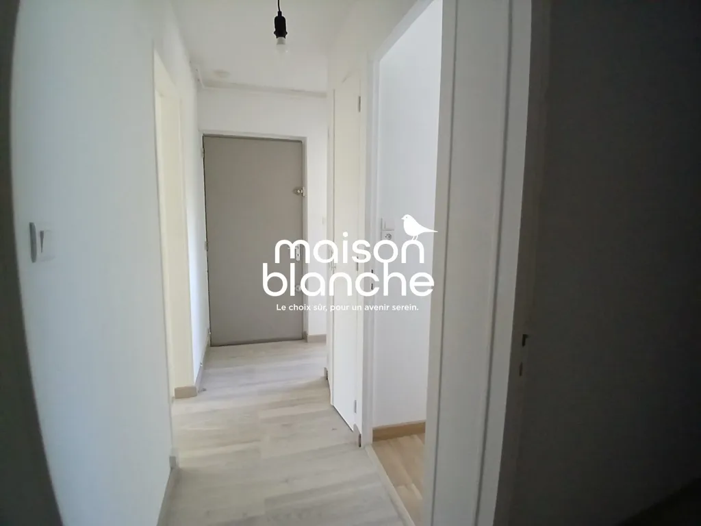 Entrée - Appartement Lumineux avec Parking à Parthenay