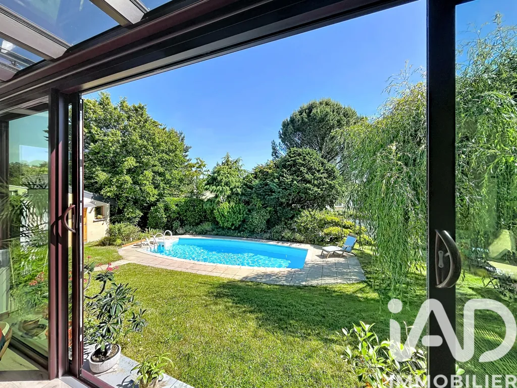 Bassein - Traditional House with Pool in Brignais