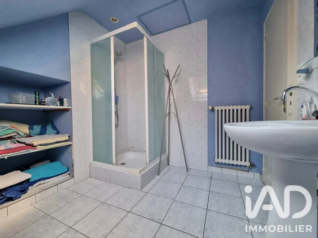 Bagni - Authentic Longère with Wooded Garden in Melrand
