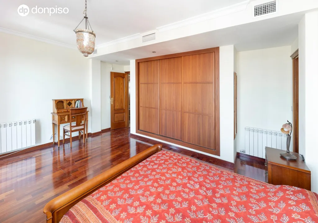 Magamistoad - Chalet with Pool in Granada's Calle Ajenjo