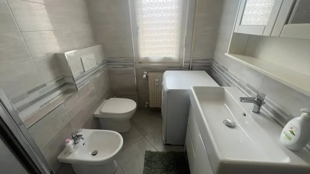 Salles de bain - Modernised Apartment with Balcony in Loano