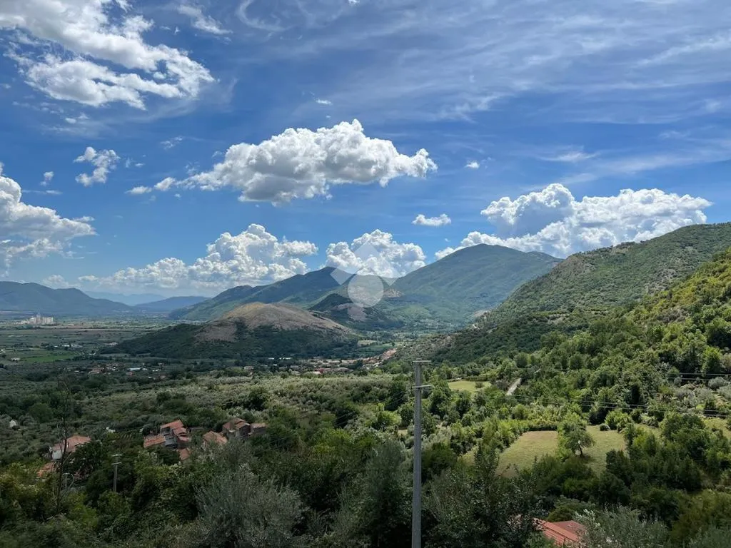 Independent House with Restaurant in Venafro
