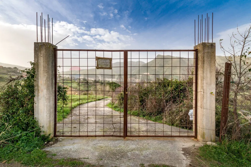 Aed - Rustic Villa with Edificable Land in Monreale
