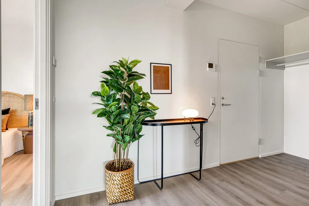 hallway_entrance