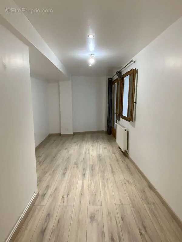 Stanze - 3-Bed Flat with Seine View in Vernon