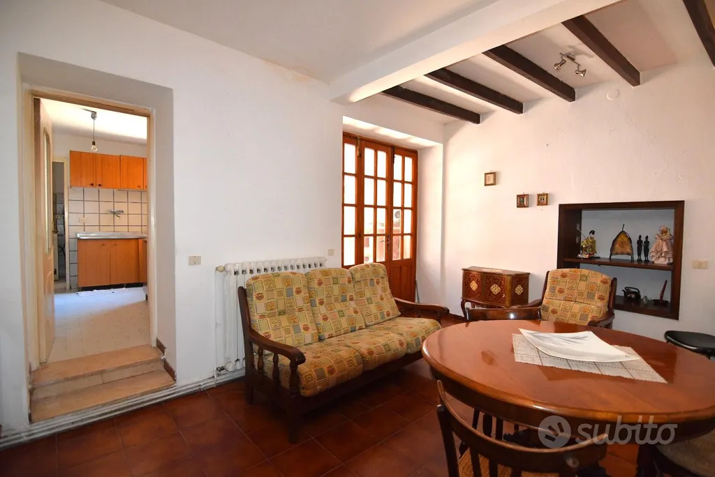 Dining Room - Detached House with Private Courtyard in Centre