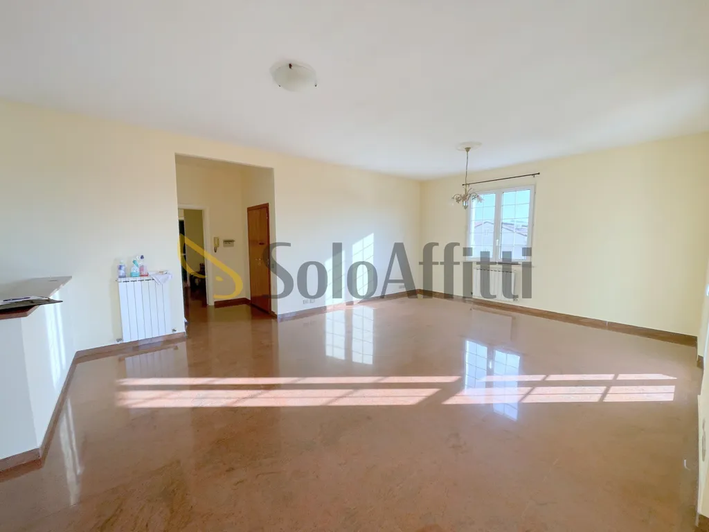 Elutuba - Quadrilocale with Balcony in Osimo