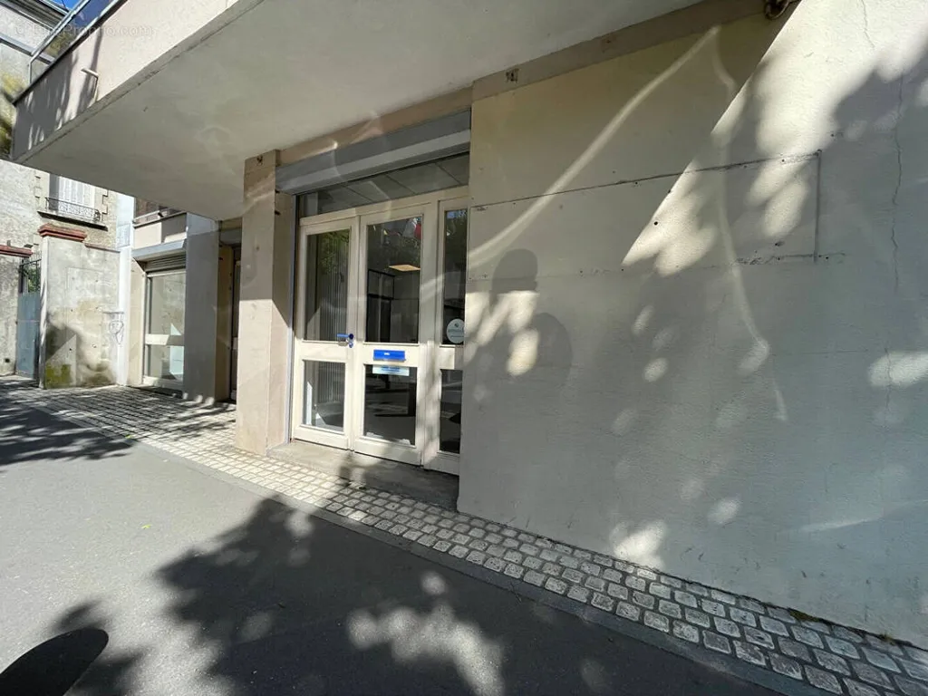Extérieur - Local Commercial sur Avenue Dauphine à Orléans