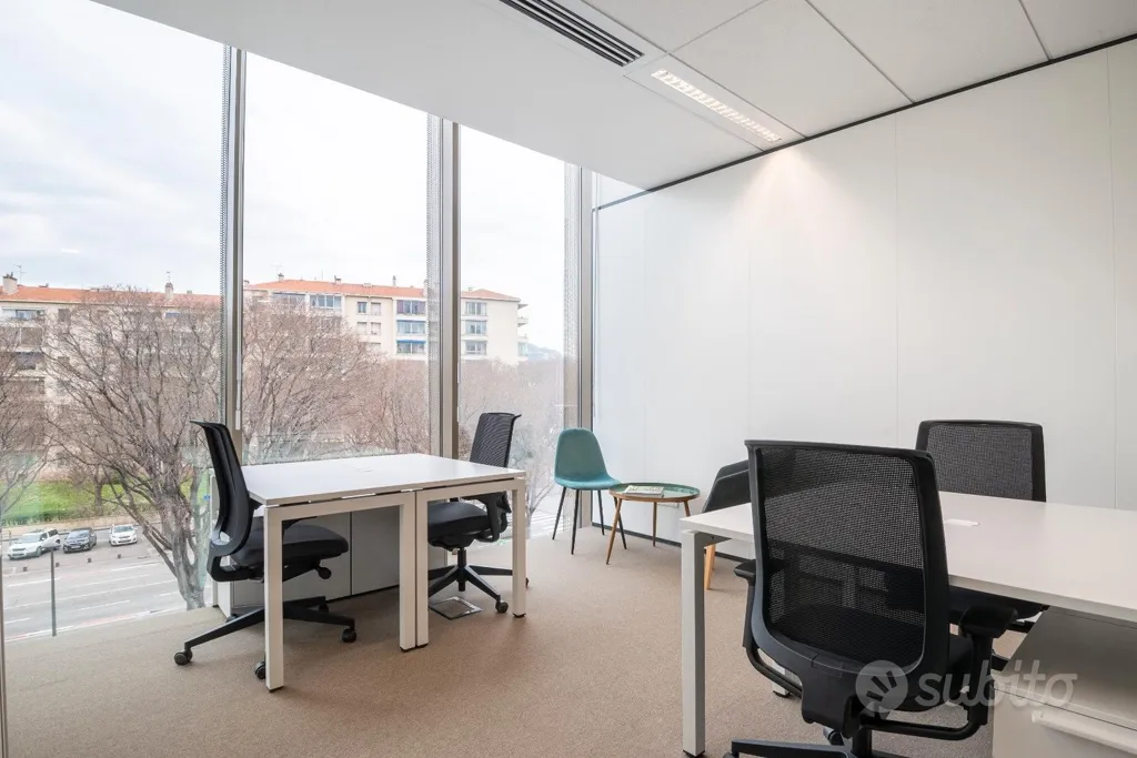 Private Office for 4 in Milan