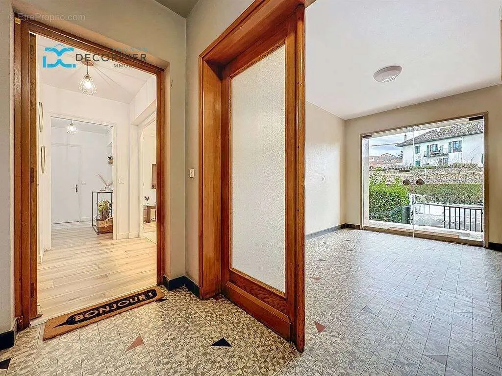 Entrée - Appartement T3 avec Balcon à Thonon-les-Bains