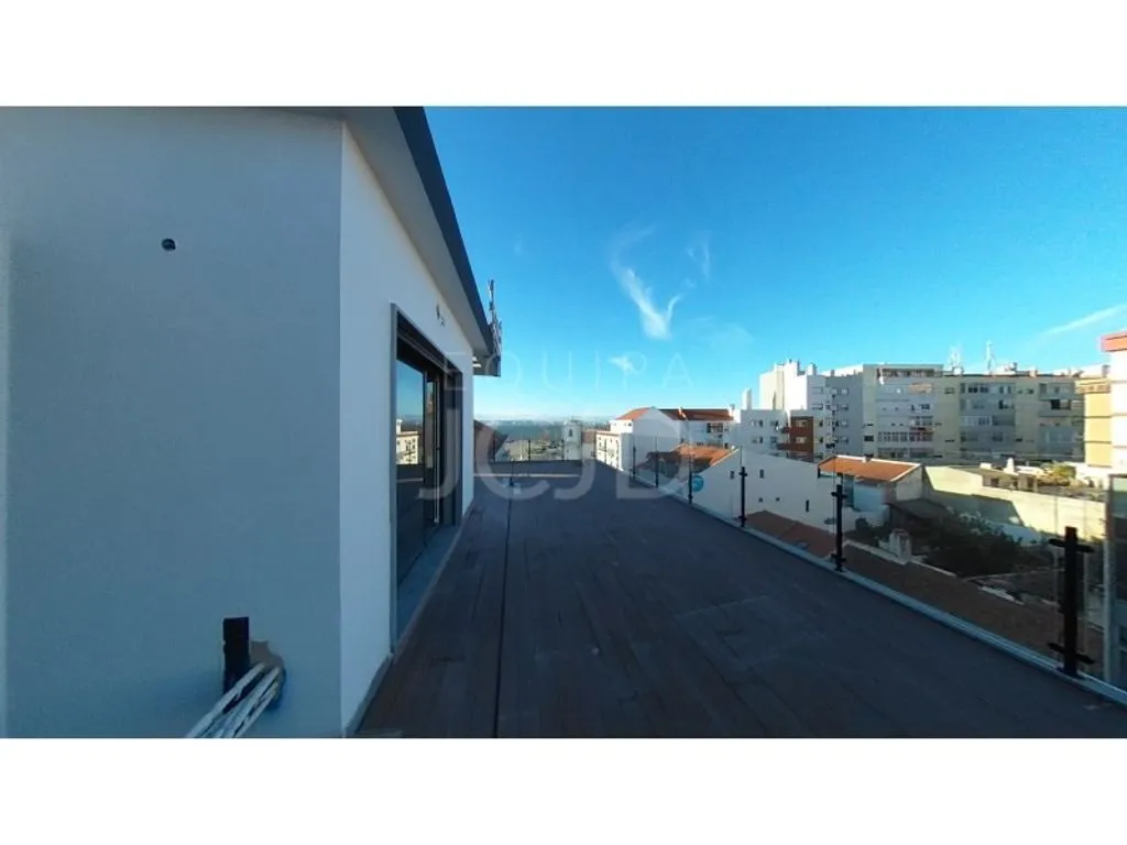 Terrass - Modern Apartment with River View in Barreiro