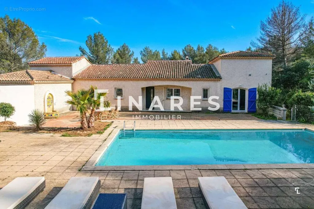 Bassein - Chic Villa with Pool in Aubagne