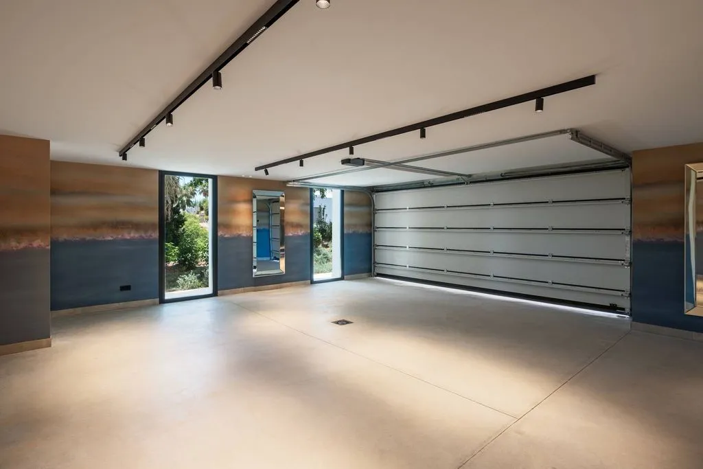 Garage - Luxury Villa with Panoramic Views in El Herrojo