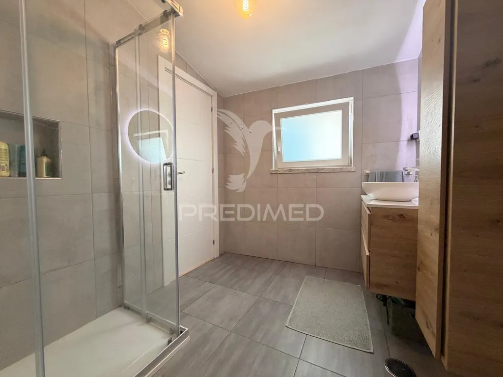 Salles de bain - Renovated T2 House in Quinta do Anjo Centre