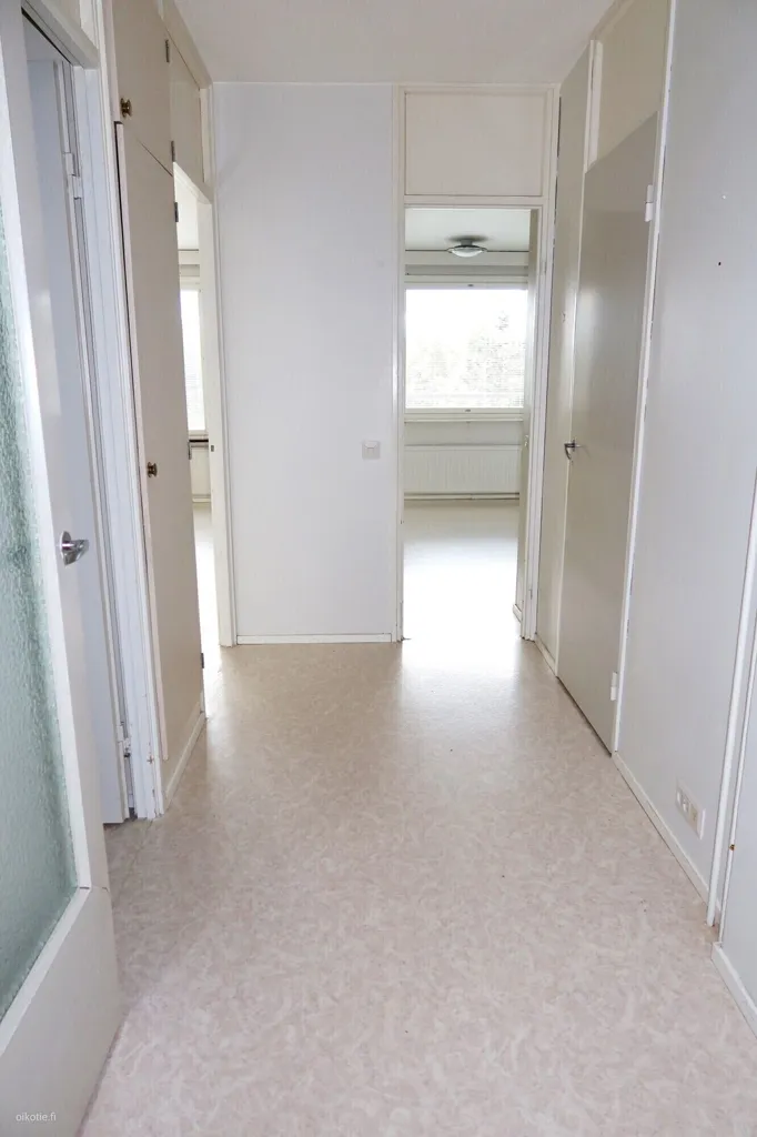 Entrée - Two-Room Flat with Balcony in Korkalovaara