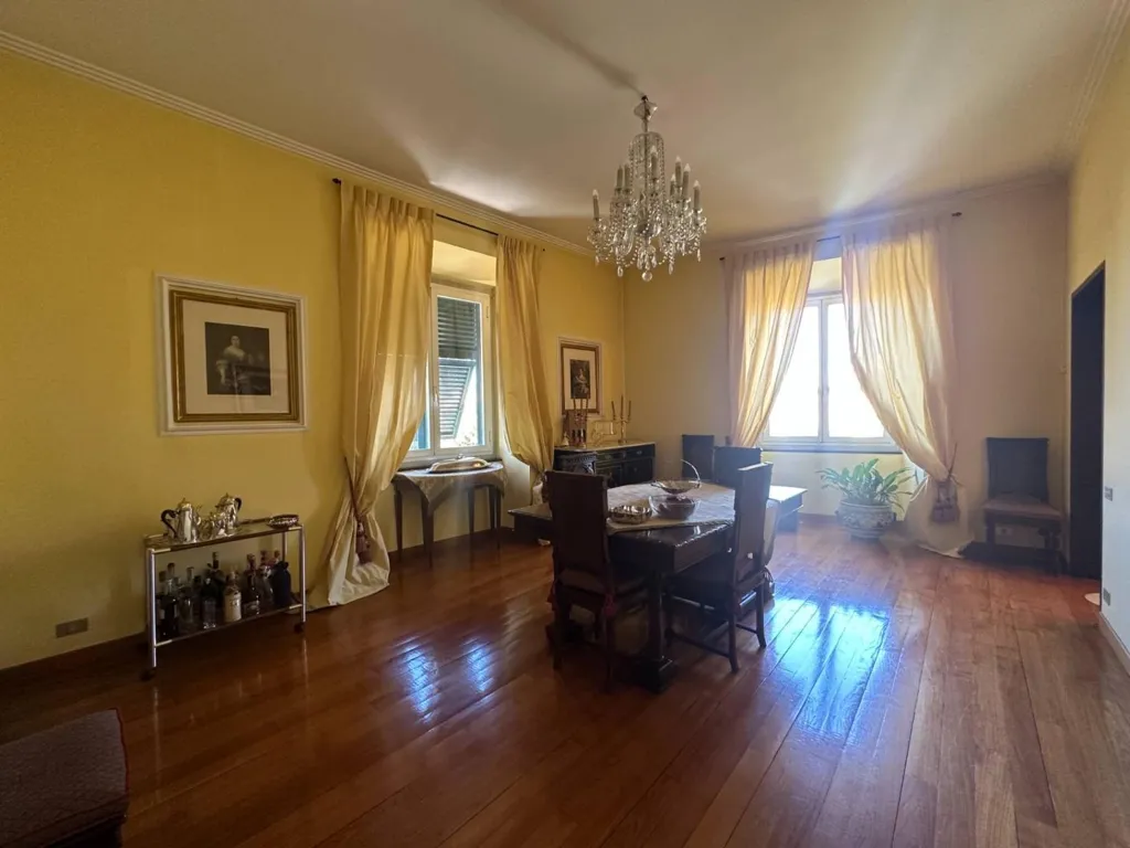 Söögituba - Luxury Apartment with Piazza Corvetto View in Genoa