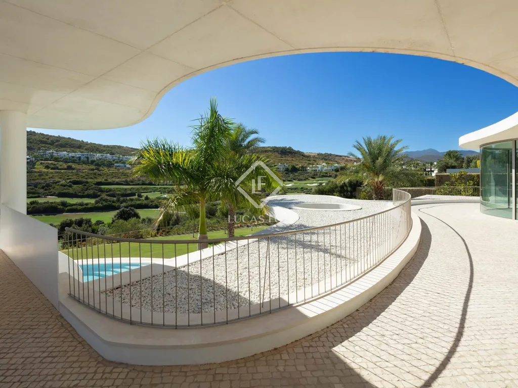 Terrazza - Contemporary Villa with Pool in Estepona