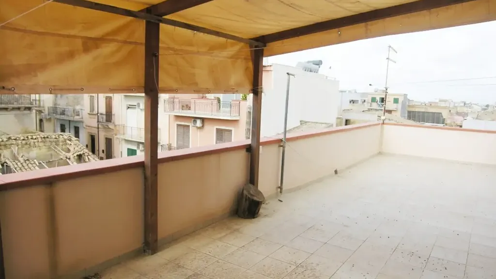 Balcon - Corner House with Terrace in Pachino