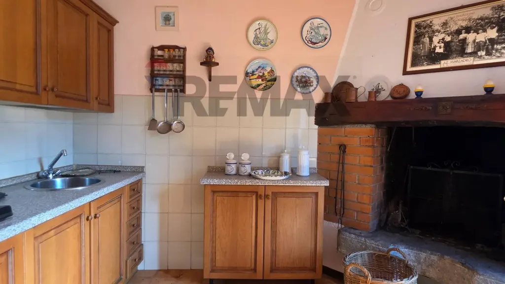 Kitchen - Trilocale with Garden in Darzo