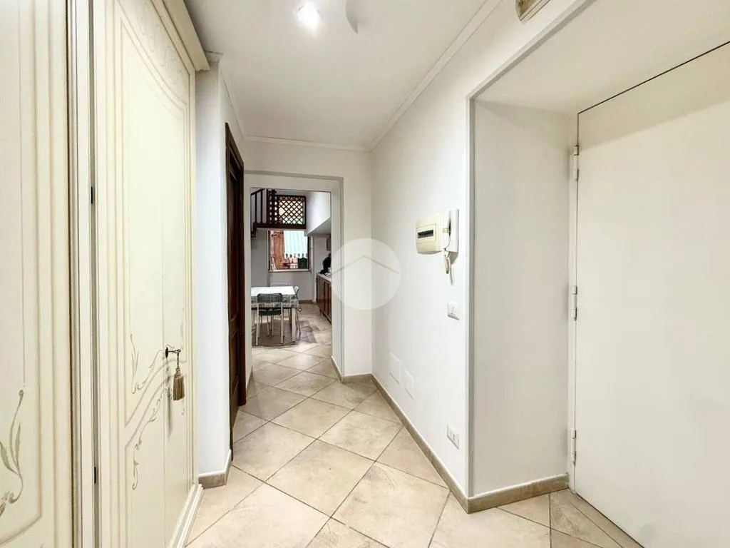 Ingresso - Palazzo with Multiple Units in Vico della Tofa, Naples