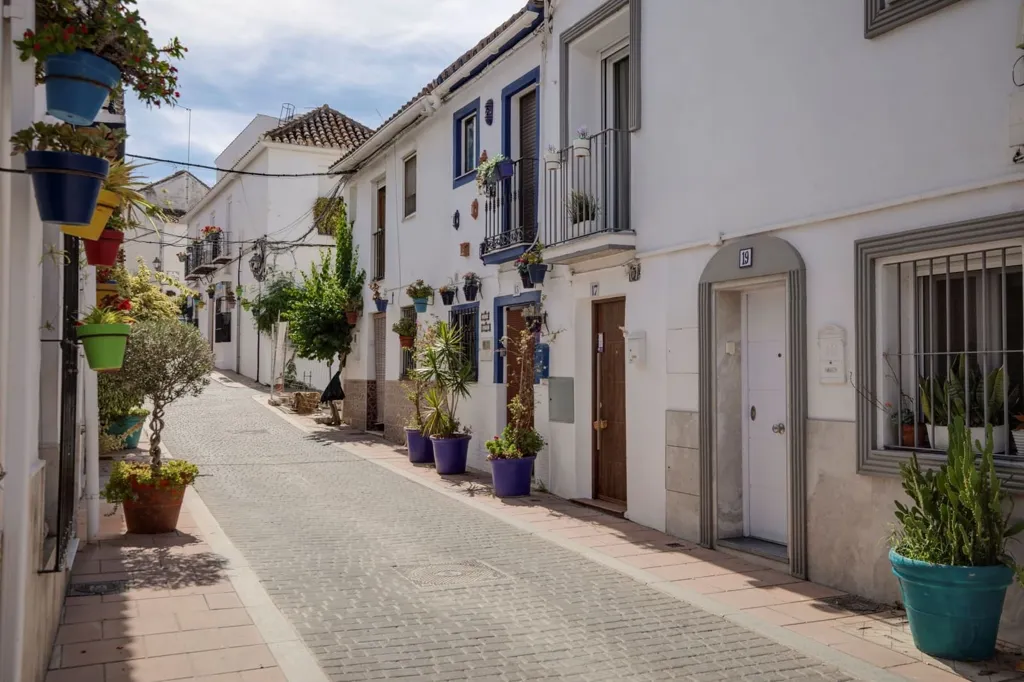 Välivaade - Townhouse with Terraces in Estepona Centre