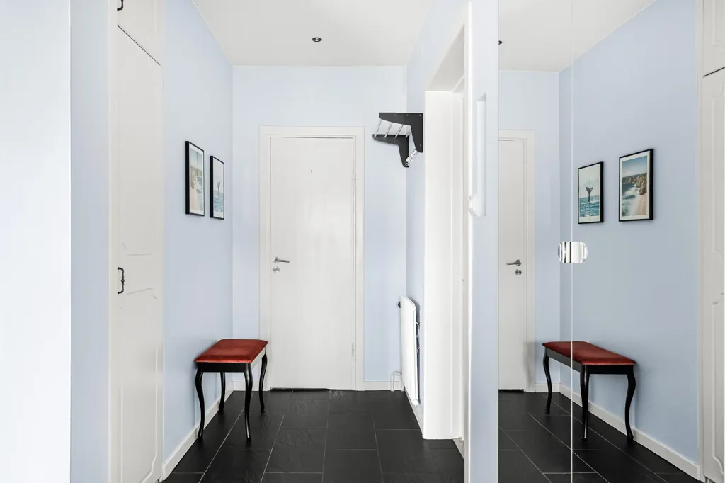 Ingresso - Well-Maintained Two-Bedroom Flat in Tannefors
