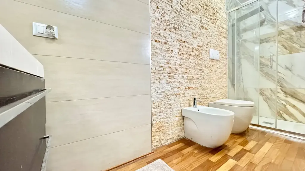 Bagni - Modern Apartment with Balcony in Trepuzzi
