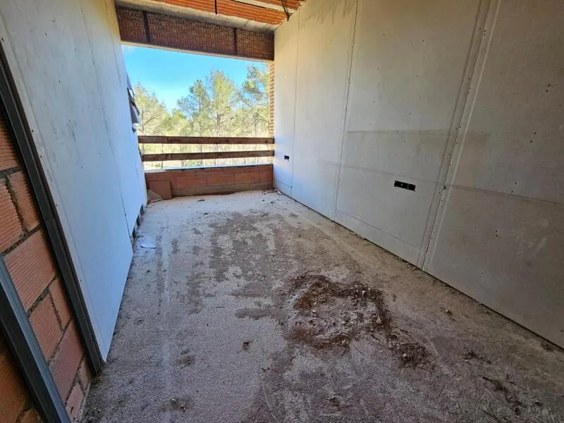 Balcon - Unfinished House with Potential in Olivella