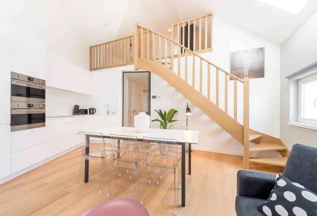 Söögituba - Unfurnished Duplex with Mezzanine in Ixelles