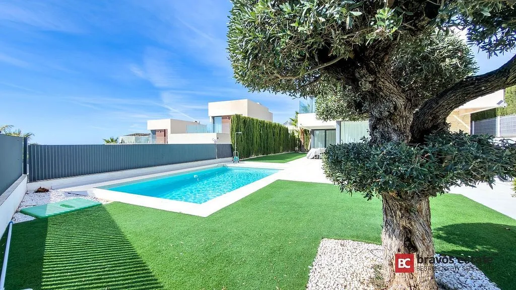 Pool - Modern Design Villa with Sea View in Benidorm