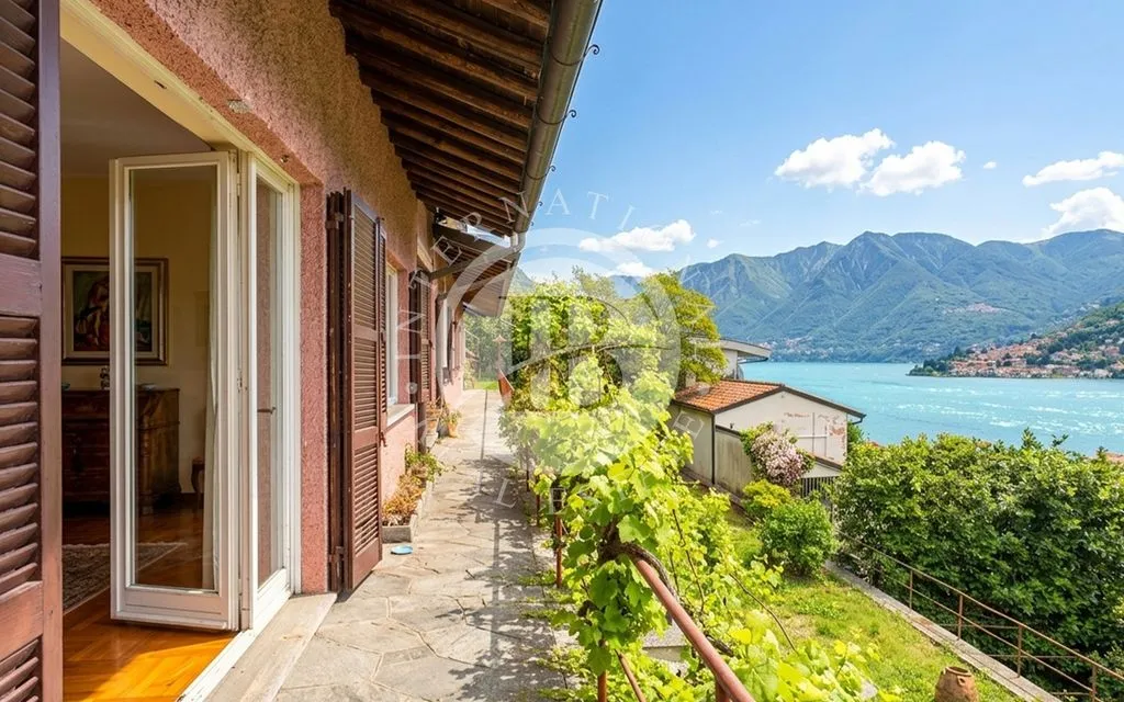 Terrazza - Luxury Villa with Lake Views in Moltrasio
