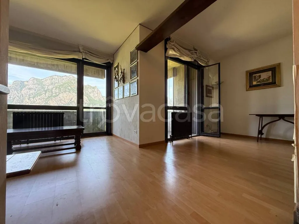 Séjour - Villa with Lake View in Malgrate