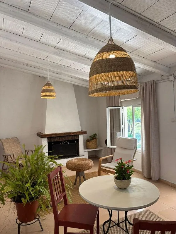 Salle à manger - Rustic Cottage with Mediterranean Garden in Mont-Roig