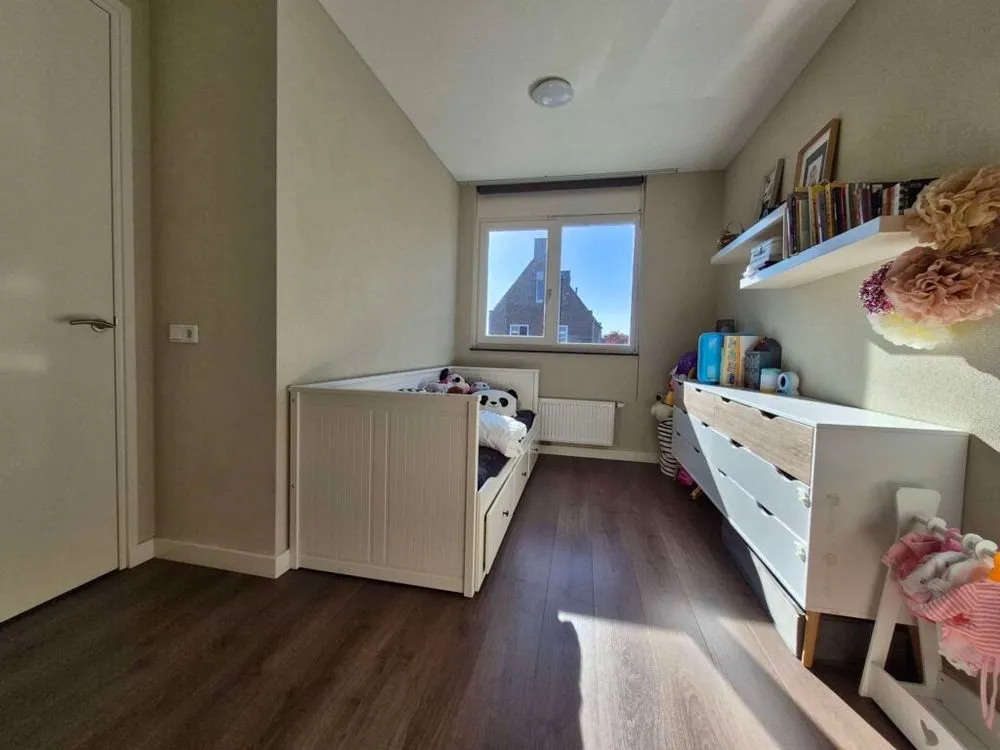 Magamistoad - Modern Corner House with Garden in Oirschot