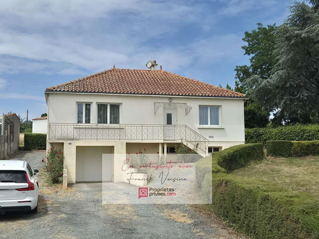 Extérieur - Maison avec Sous-sol et Jardin à Saint Prouant
