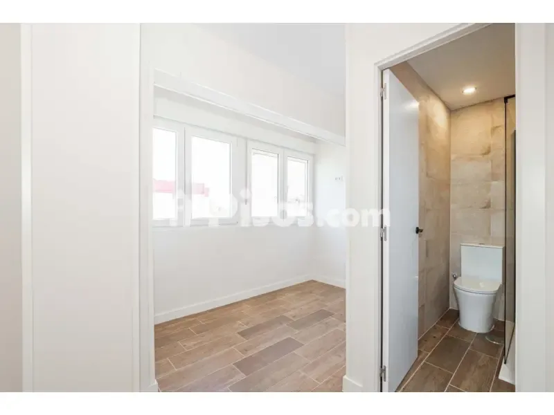 Salles de bain - Converted Flat with Two Apartments in Pino Montano