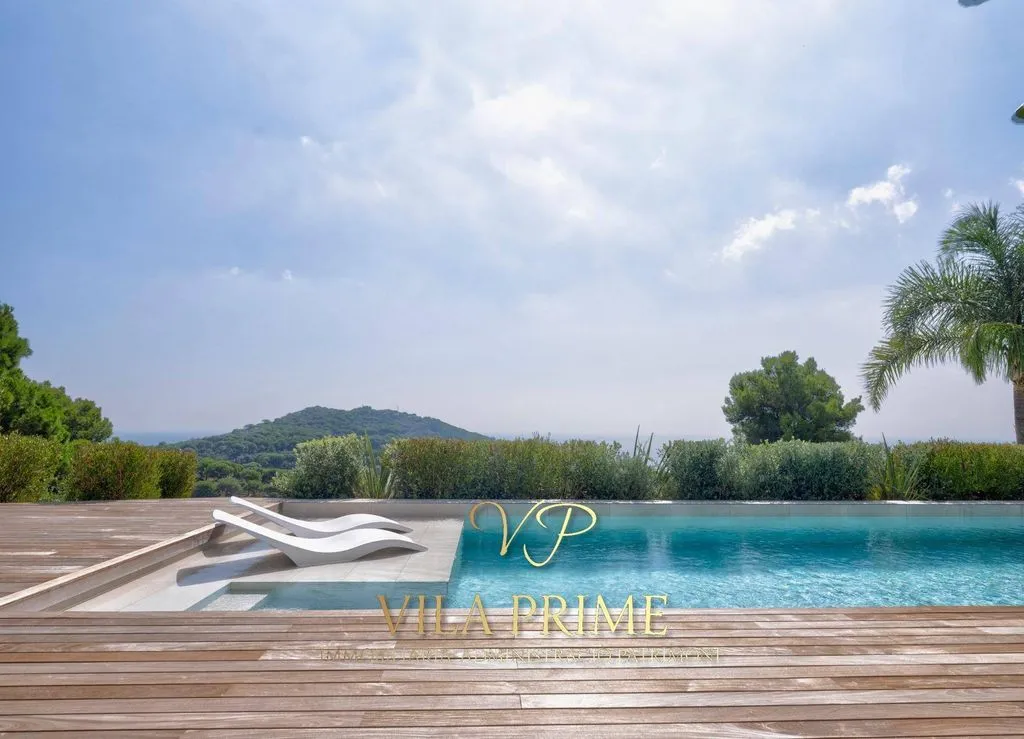 Piscine - Luxury Villa with Sea Views in Cabrils
